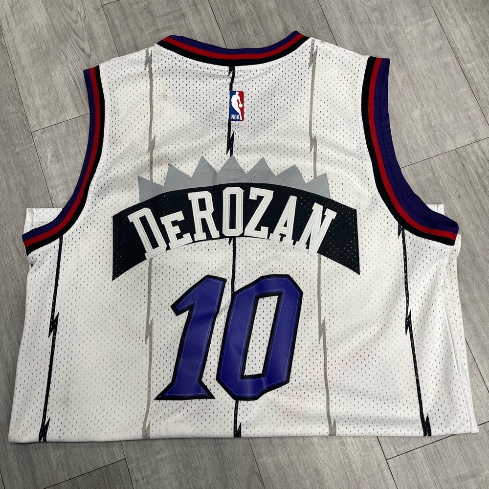 Vintage NBA Demar Derozan Toronto Raptors Mens Adidas Jersey